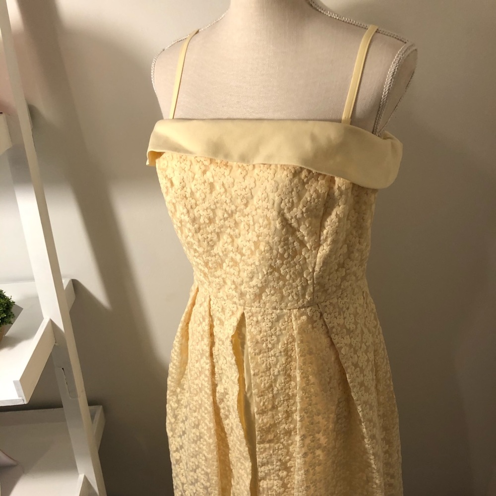 Eva Mendes Strapless Lace dress